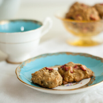 Oatmeal Cookies with rhubarb