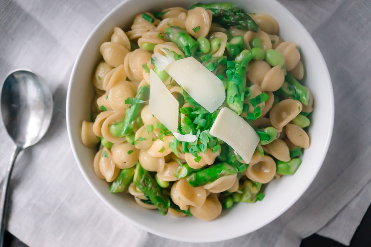 Spring Pasta with Asparagus and edamame