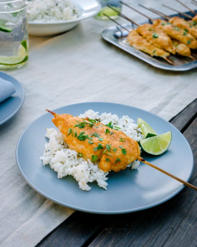 Baked chipotle chicken skewers with tons of flavor and a spicy kick. A quick & easy recipe makes a healthy appetizer or fun family dinner. | Half Her Size