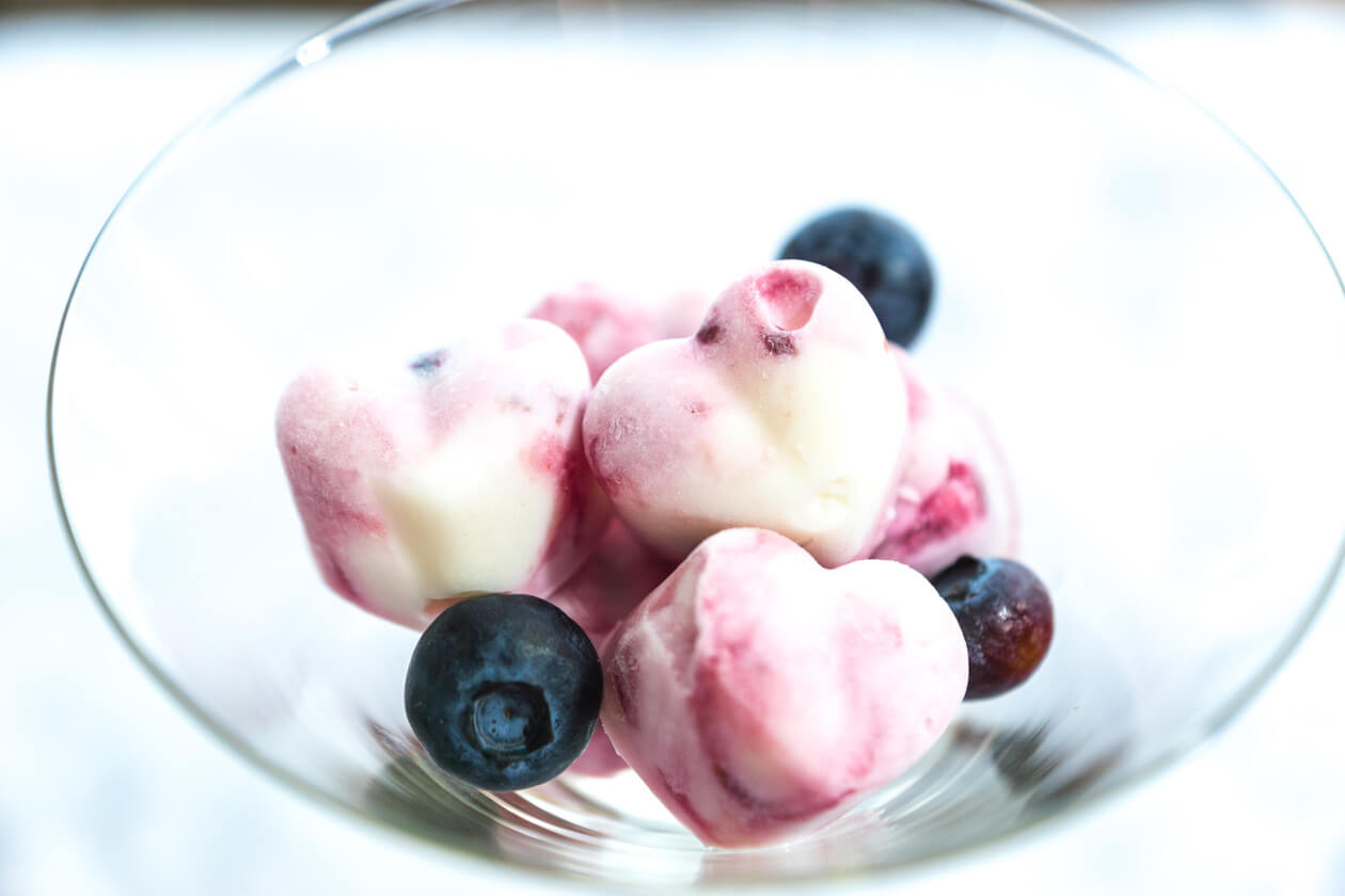 Adorable! 3 ingredient frozen yogurt bites are creative treats to share with your sweeties for an easy snack or healthy dessert.