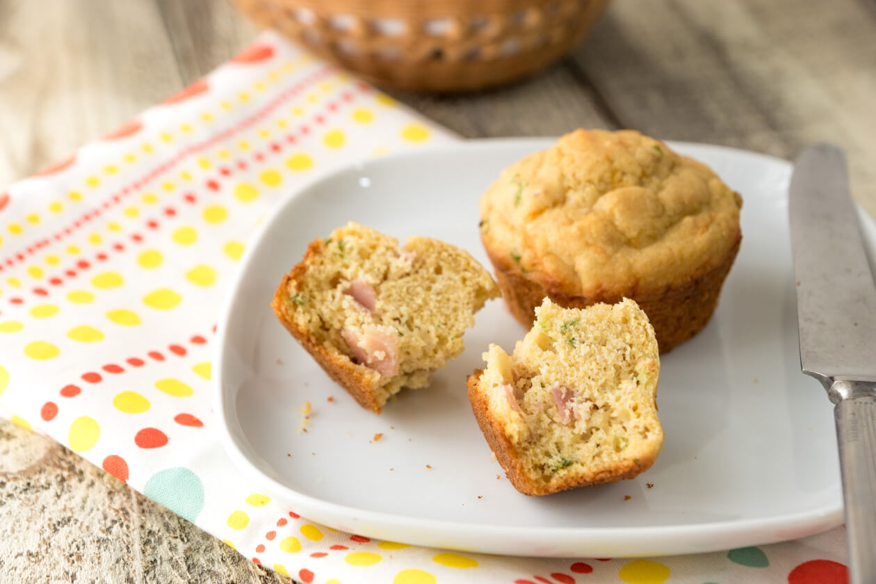 Ham & cheese muffins an easy make-ahead healthy breakfast recipe to make sure to save any busy mom's bacon during the morning rush.